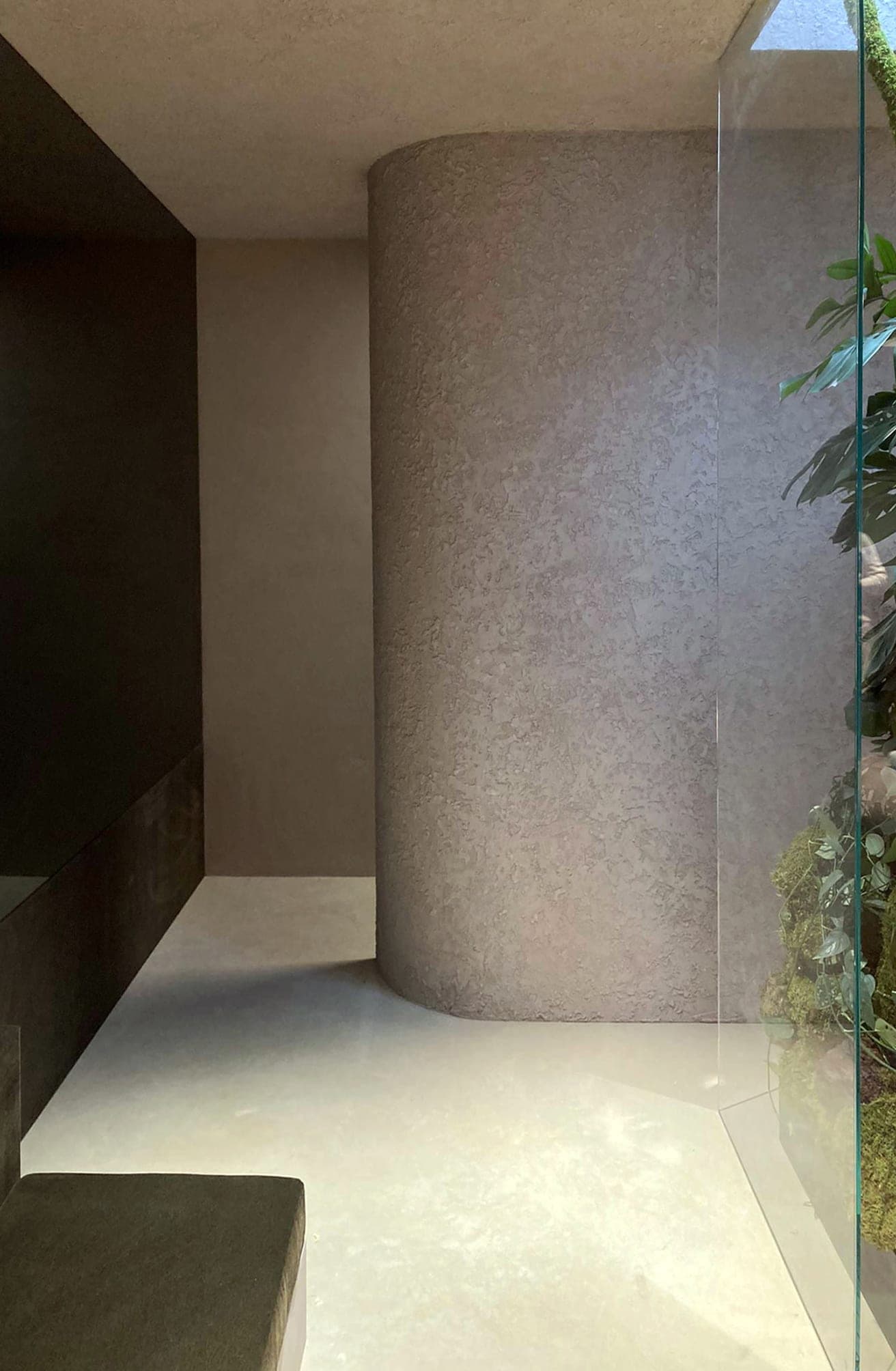 A space finished in Crustal by Stoopen & Meeûs.