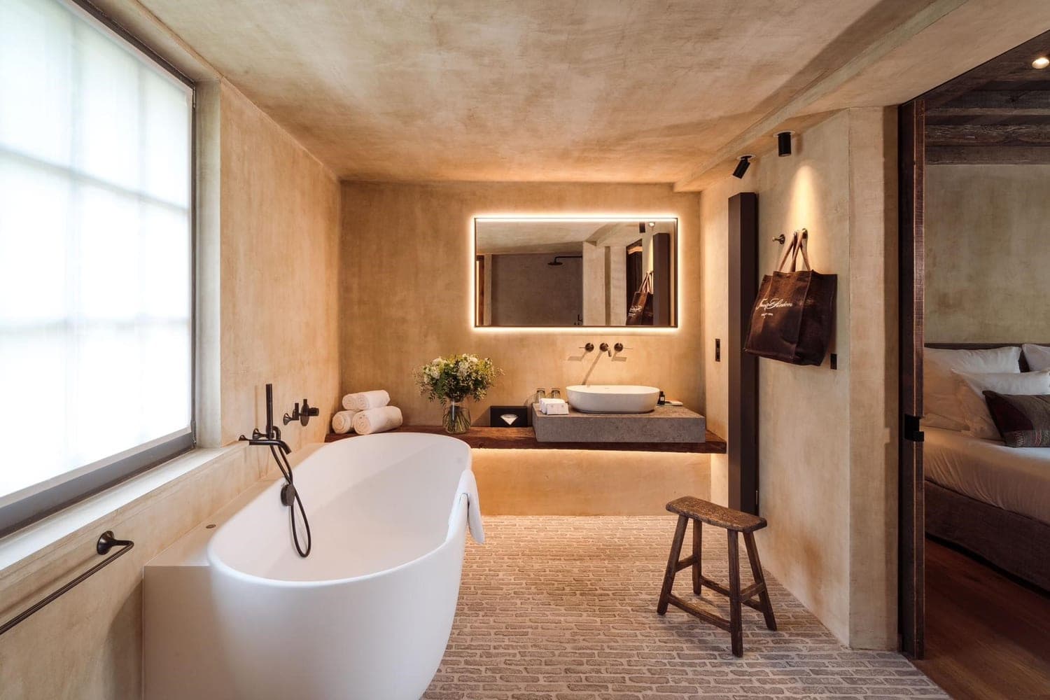 A space finished in Crustal by Stoopen & Meeûs.