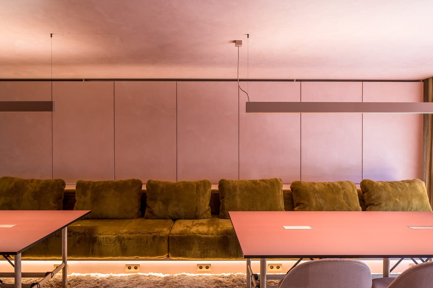 A space finished in StucGranito by Stoopen & Meeûs.