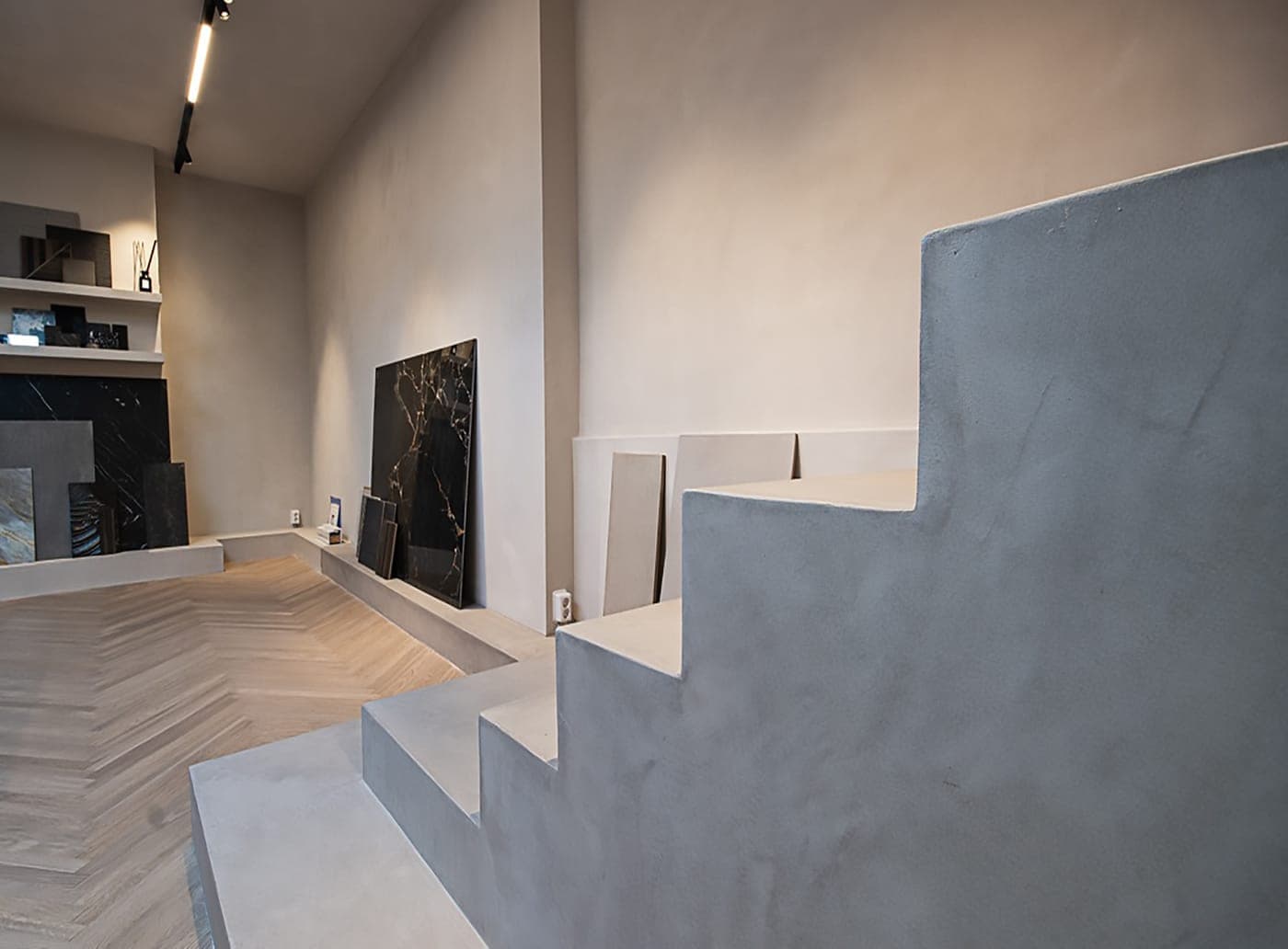 A space finished in StucGranito by Stoopen & Meeûs.